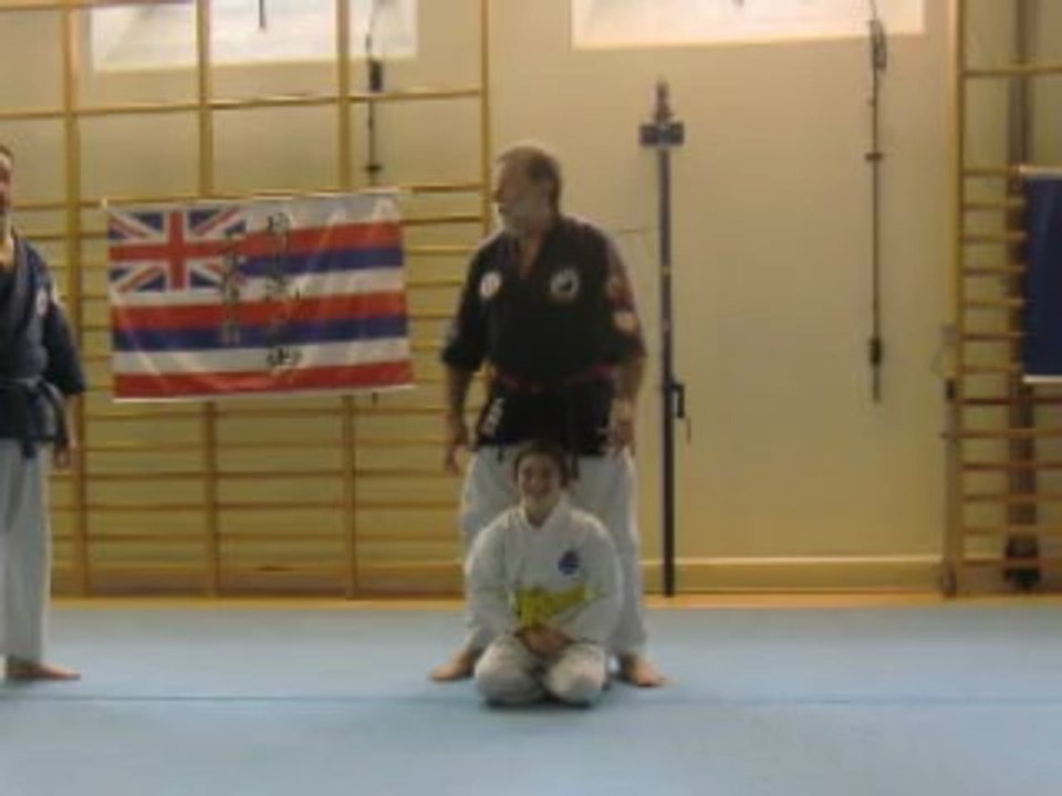 Kiaï Jitsu : démonstration humoristique par Jean-Paul Bindel, 6ème dan Kiaï Jitsu