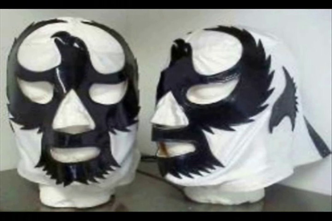 120 masks - Mil Mascaras.