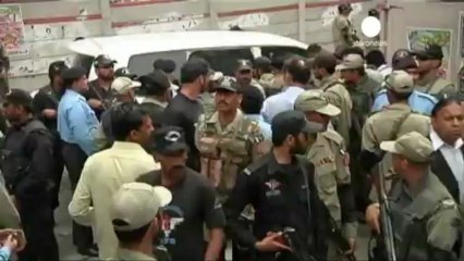 Pakistan: Musharraf ai domiciliari in attesa del...