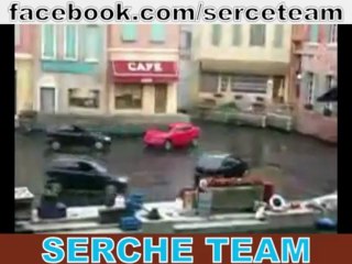 Arabalardan Harika Dans Gösterisi