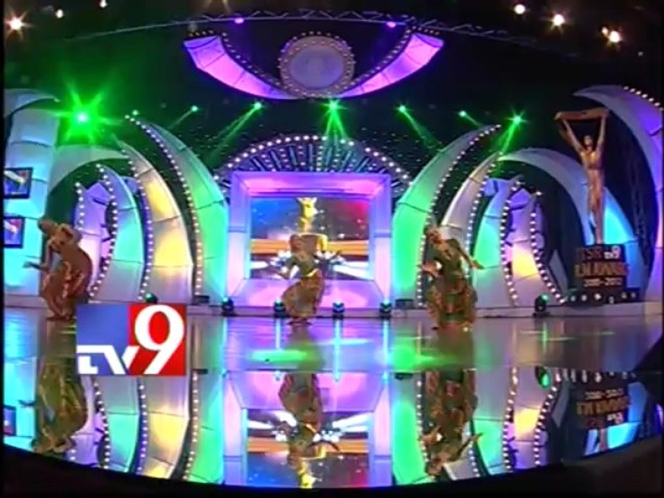Bharatnatyam dance performed by dancer Shobana at TSR-Tv9 Film Awards