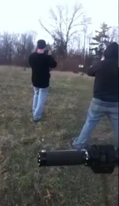 Explosion : Tannerite + Micro-ondes
