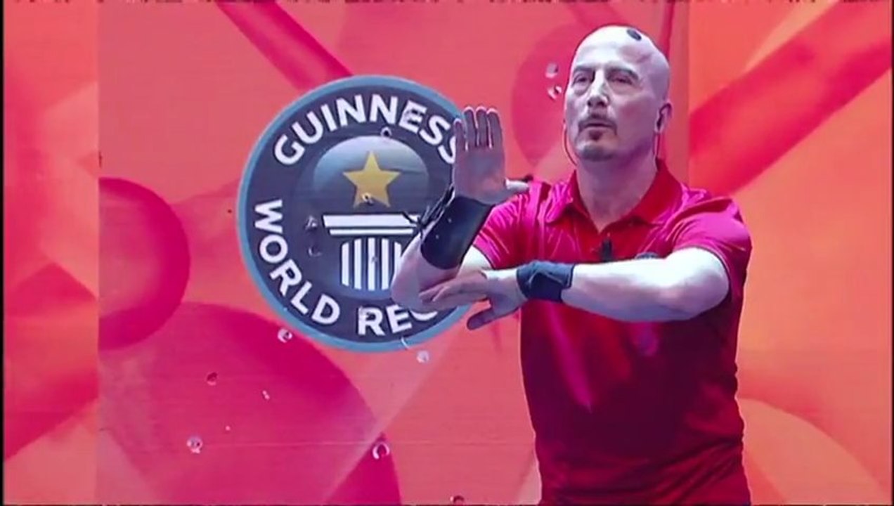 Record du monde : Arrêter des flèches avec ses mains