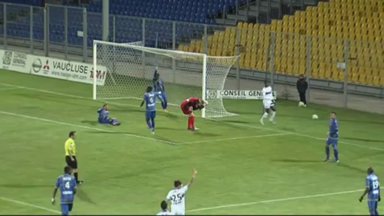 AC Arles Avignon (ACA) - FC Istres (FCIOP) Le résumé du match (33ème journée)