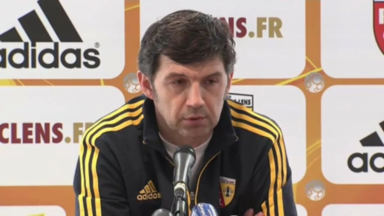 Conférence de presse RC Lens - Nîmes Olympique : Eric SIKORA (RCL) - Victor ZVUNKA (NIMES) - saison 2012/2013