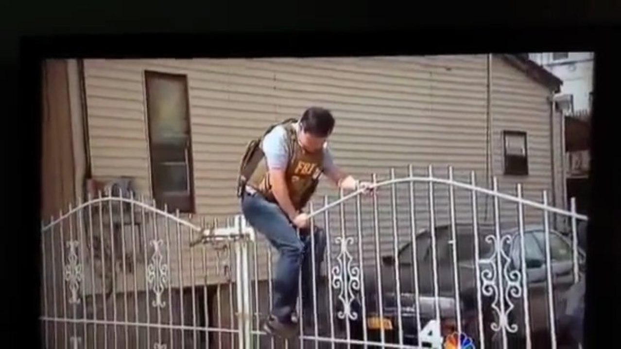 Régis travaille au FBI