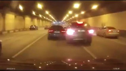 Accident entre deux fous du volant.
