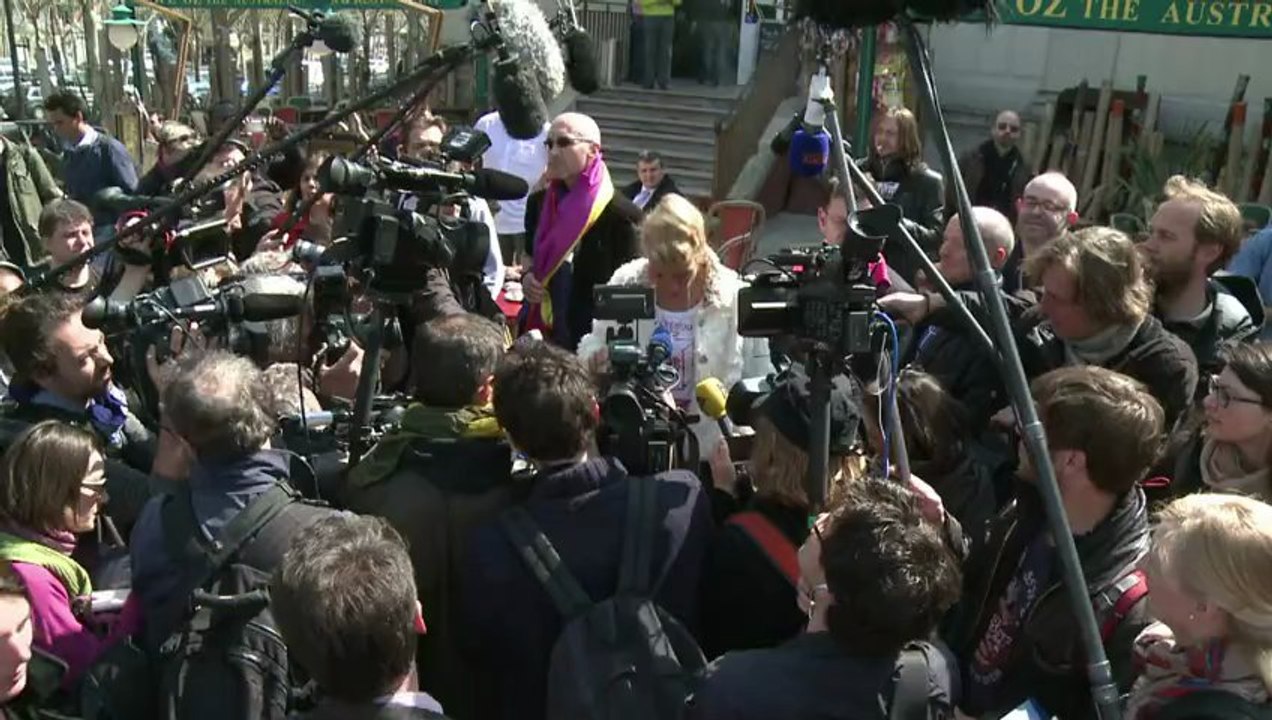 Manif anti-mariage pour tous: Frigide Barjot appelle au calme