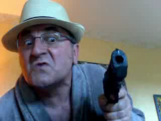 webcam_1366561492688=Gaffe j' mets ma menace a exécution ! Chef éxécution on met un S ?