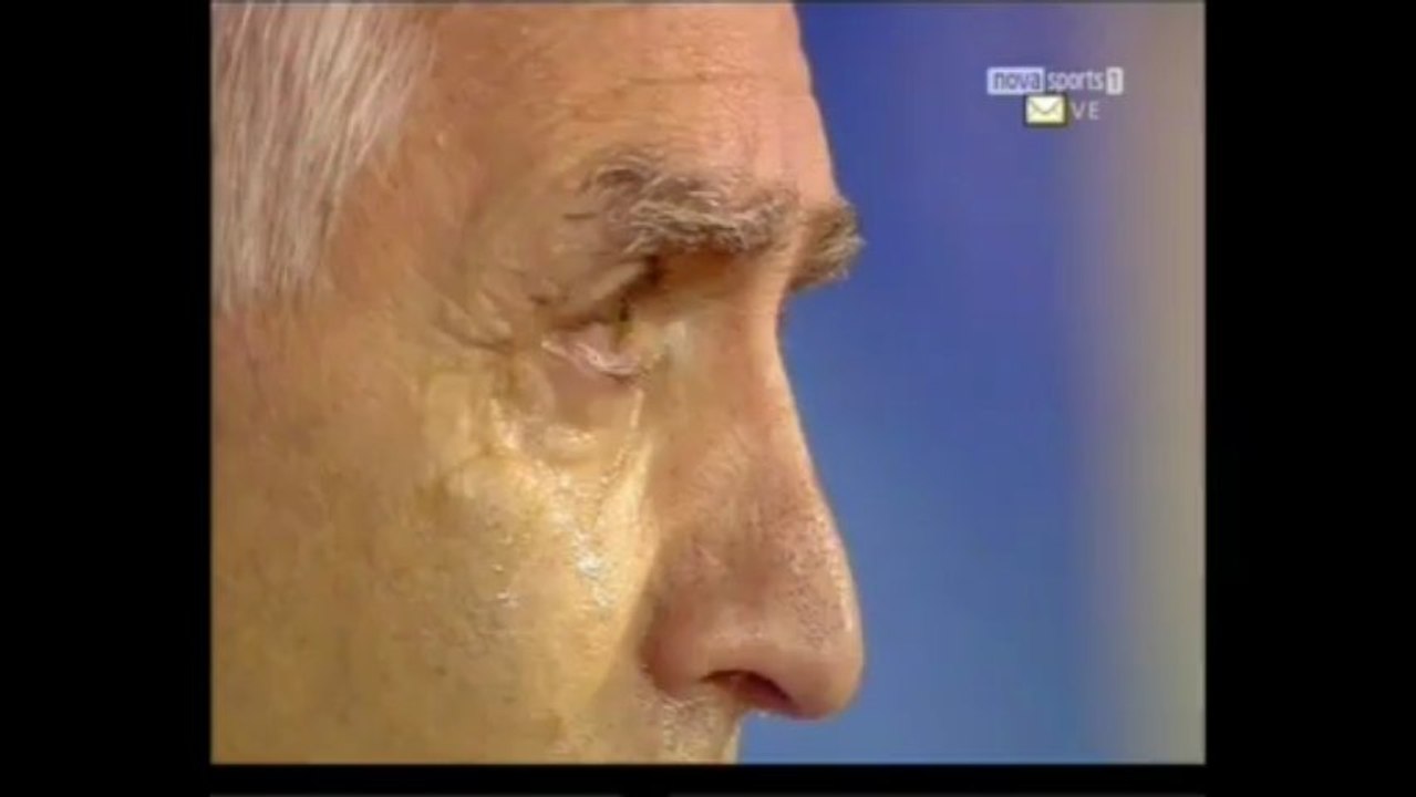 Οι παίκτες της ΑΕΚ κλαίνε μετά την ήττα με Ατρόμητο 2