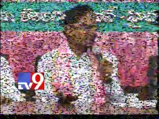 KCR requests CM Kiran to establish steel plant in Bayyaram