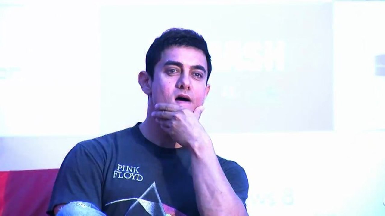 Aamir Khan Goes Nude In Peekay?
