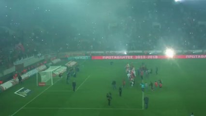 "Όλε - όλε" μπροστά από τη Θύρα 7 (φιέστα 2012-13)