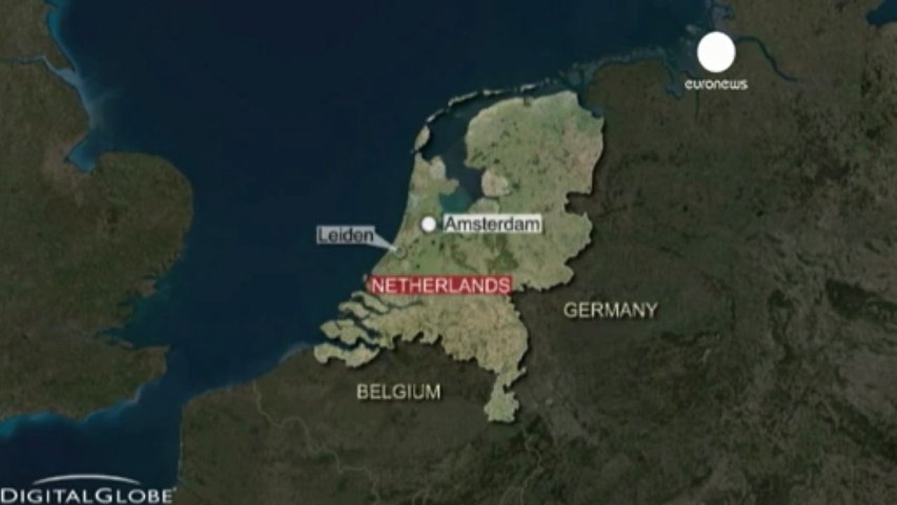 Dutch schools close over shooting threat