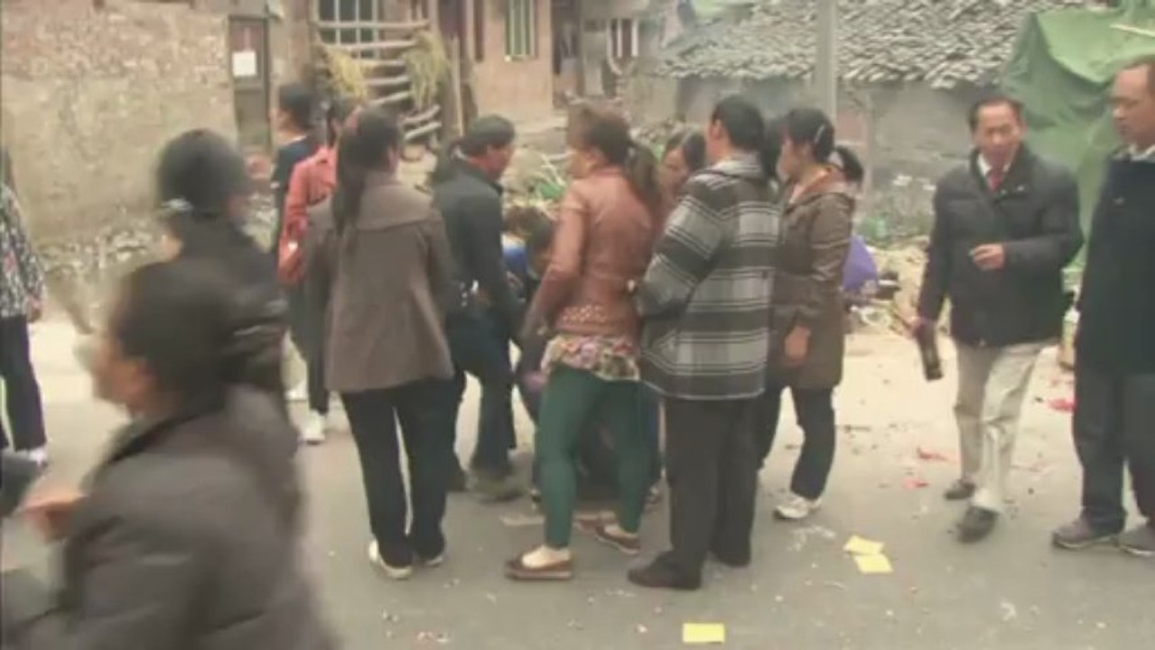 Begrabene hoffnungen: chinese verliert einzigen sohn bei beben