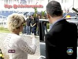 Ana Maria Braga levando uma portada ao vivo no Mais Você