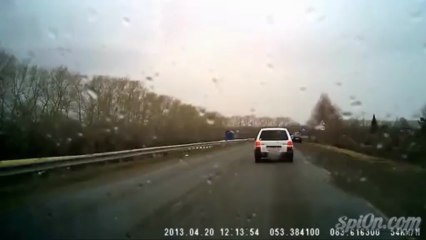 Papi se prend un rétro dans la figure