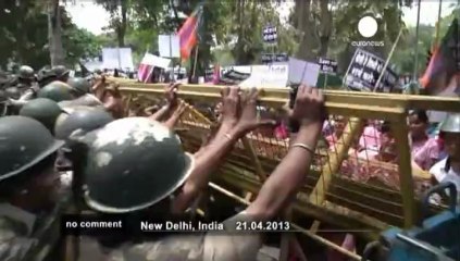 La colère des manifestants contre le viol... - no comment