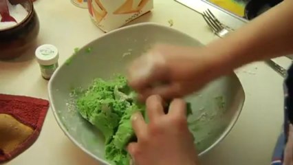 TV3 - Karakia - Irish shamrock cookies (Charo)