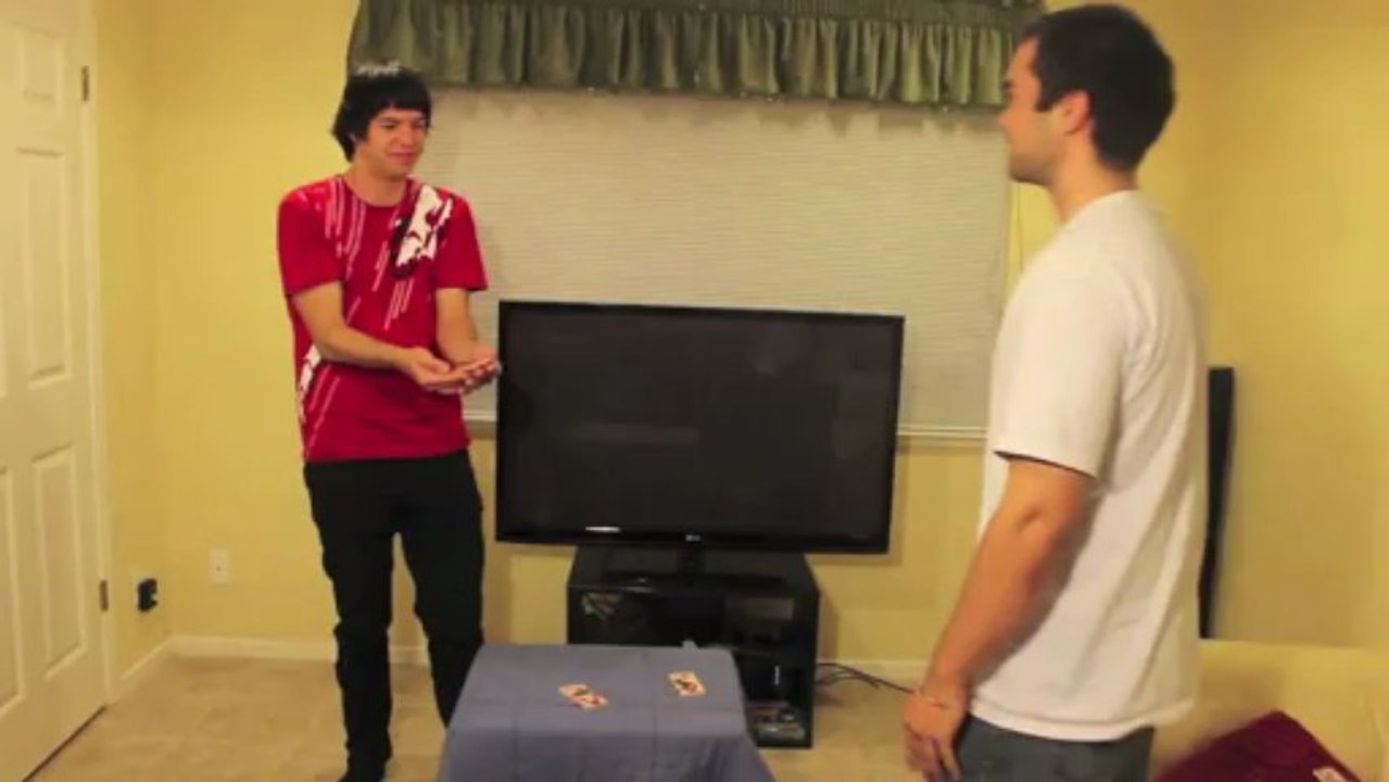 Défi : Résister à la puissance d'un piège à souris (mouse trap) - Buzz