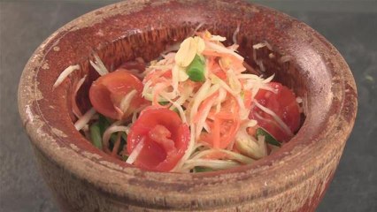 How To Prepare Papaya Salad Thai Style