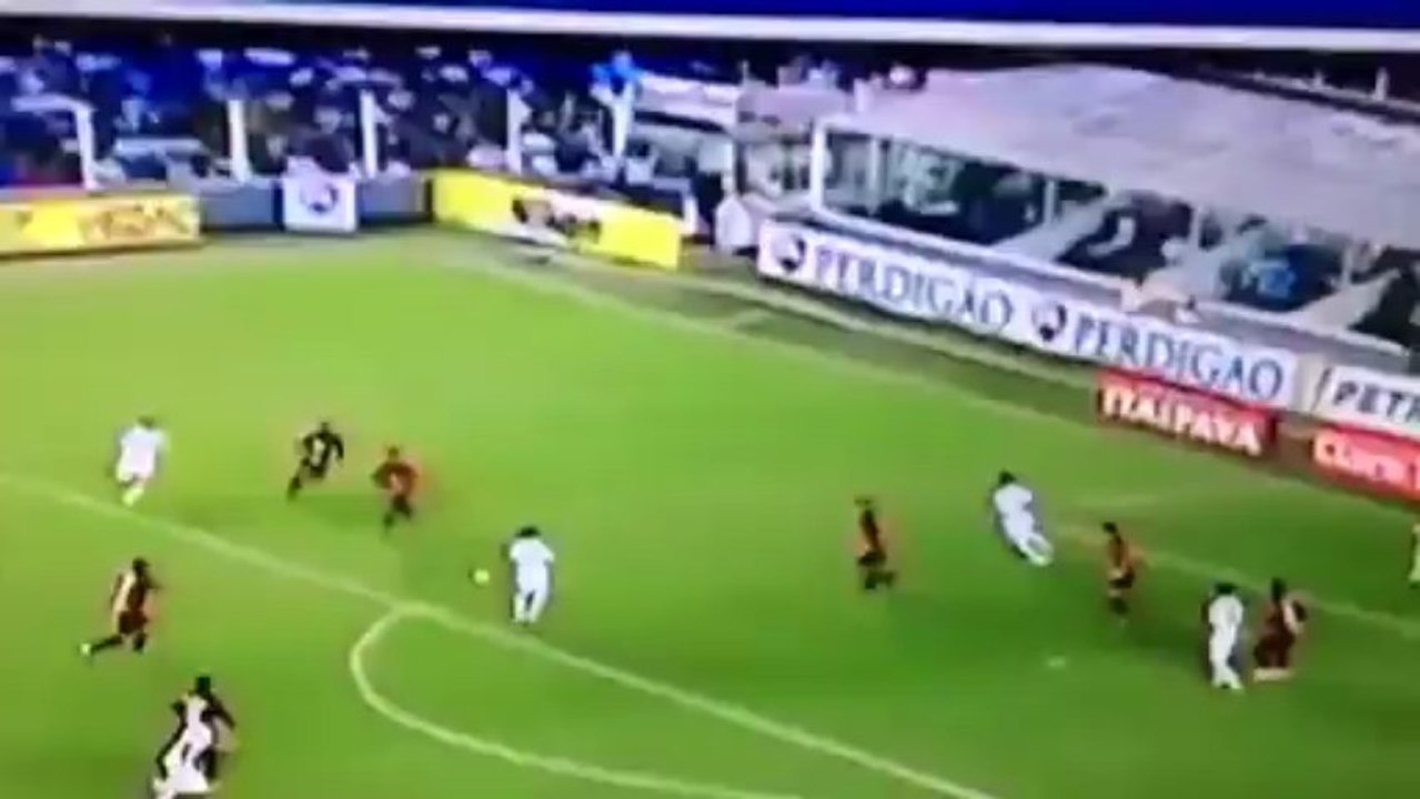 Superbe but de Neymar
