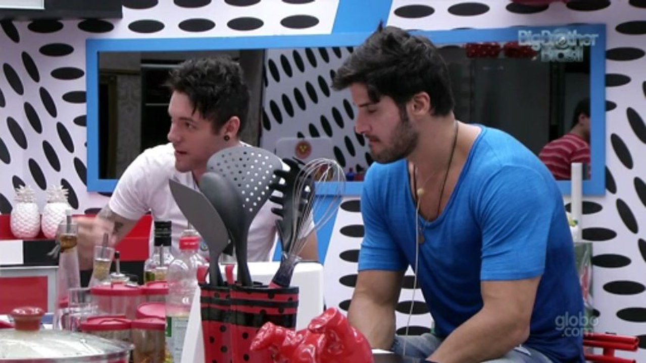 Ivan e Andressa preparam o jantar da casa grande