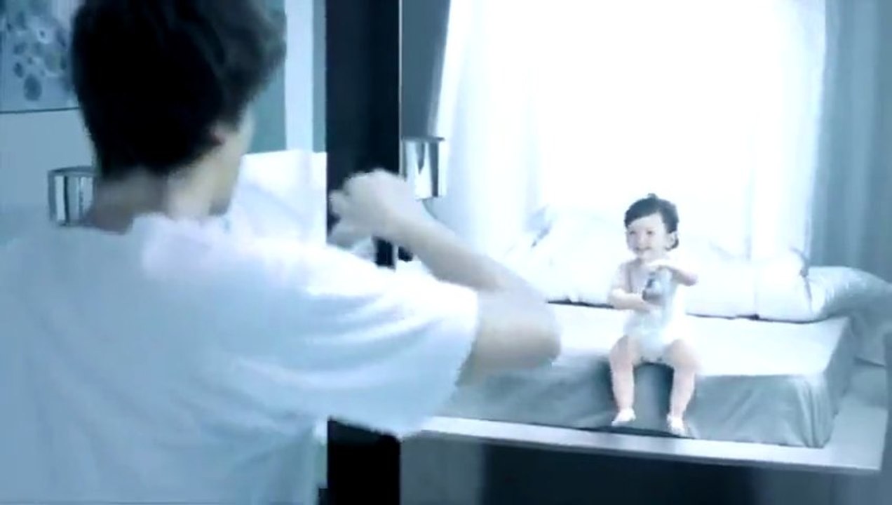 La pub Evian, plagiat d'une autre pub d'eau minérale ?