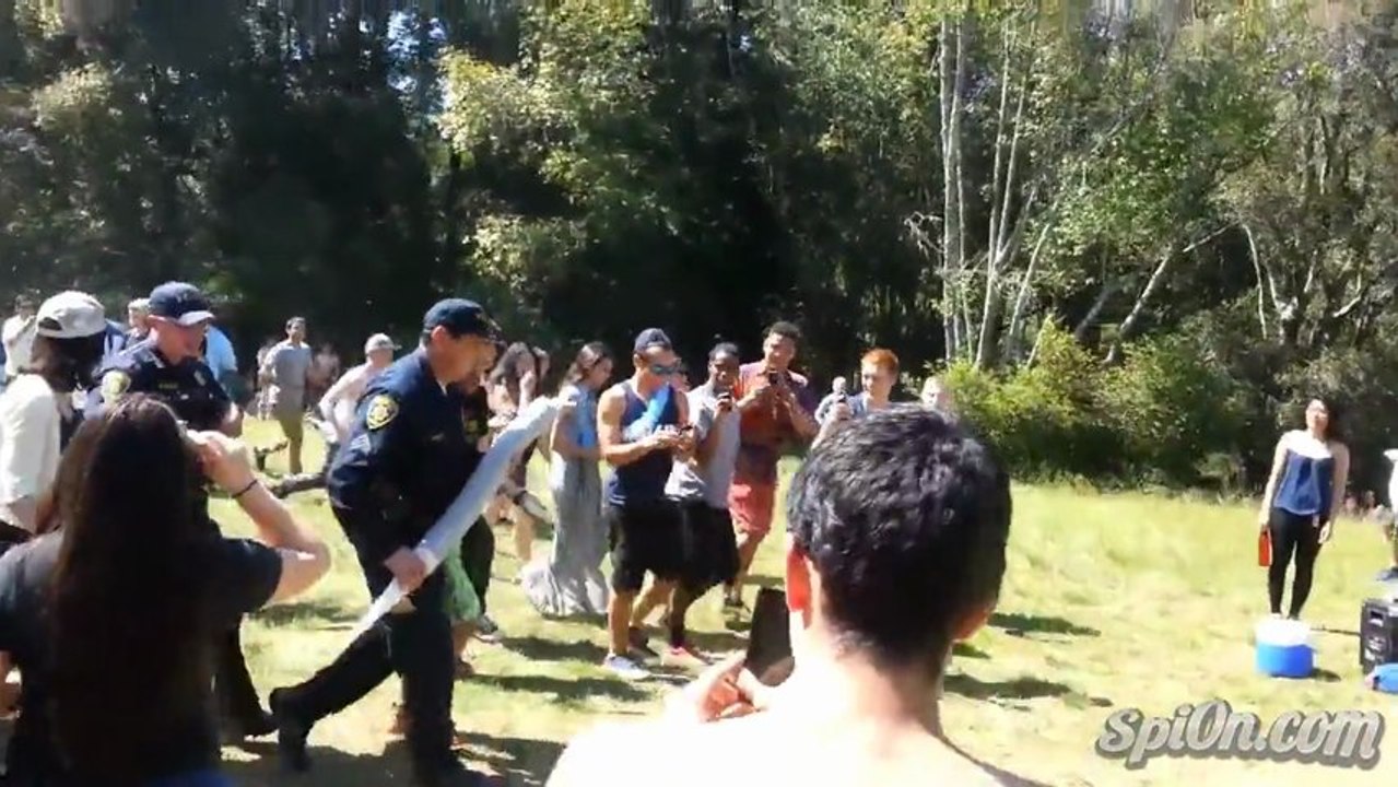 Un pétard géant d'1,13 kg confisqué par la police.