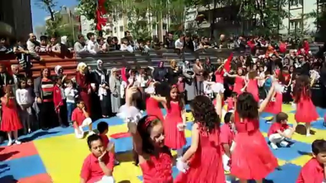 2-D SINIFI BAYRAM GÖSTERİSİ