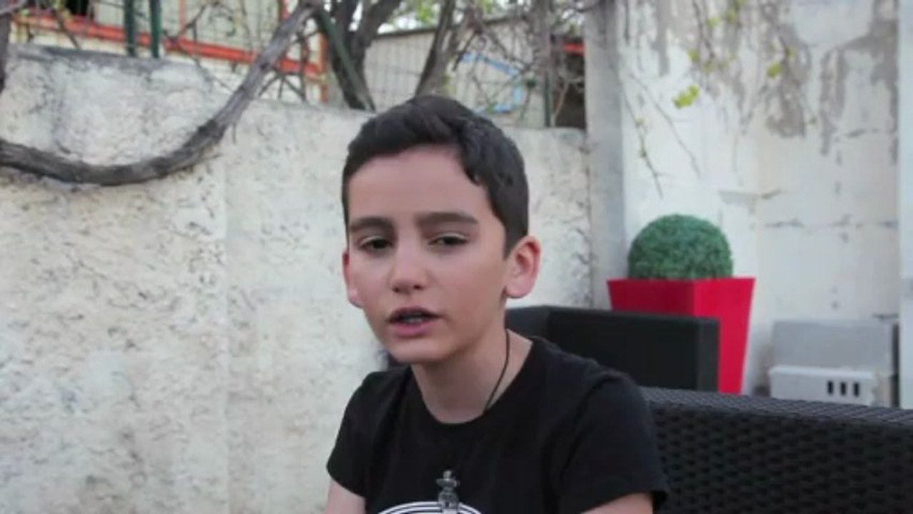 Plateau télé décalé des garçons de Sourire à la Vie pour le spectacle "Volez les Eléphants" !