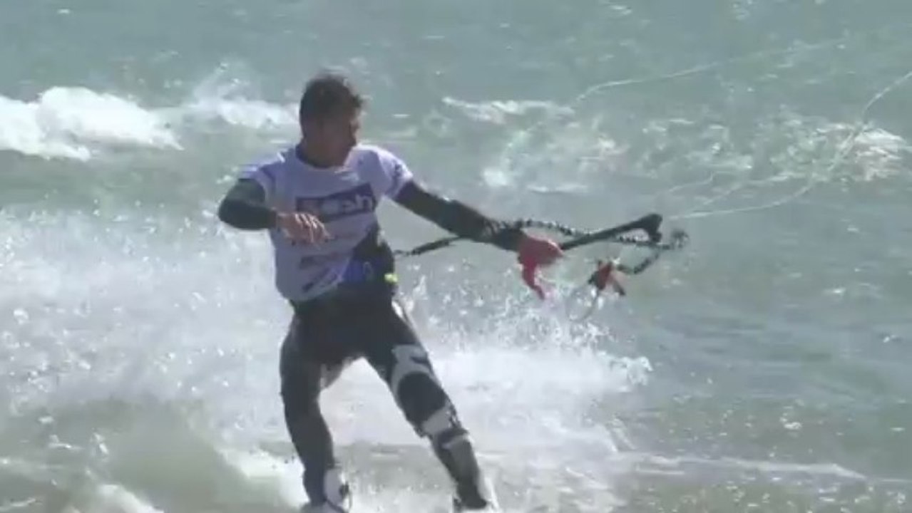 Aaron Hadlow vs Youri Zoon au Mondial du Vent 2013