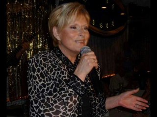 chanteur maurice aide moi a passee la nuit