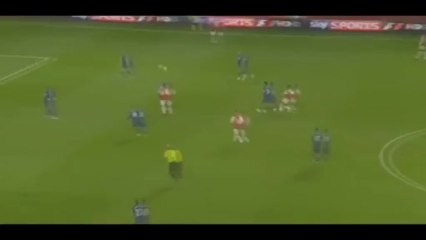 Robin Van Persie volley vs Everton