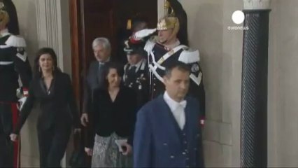 Napolitano İtalya'daki hükümet krizini çözmeye...