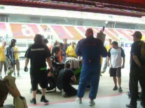 Dylan BUISSON / Nans CHEVAUX - Relais sur Team # 33 24h00 Barcelone 2011