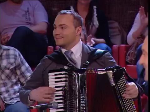 Bata Zdravkovic - Secas li se Sanja - (Live) - Narod Pita - (TV Pink 2013)