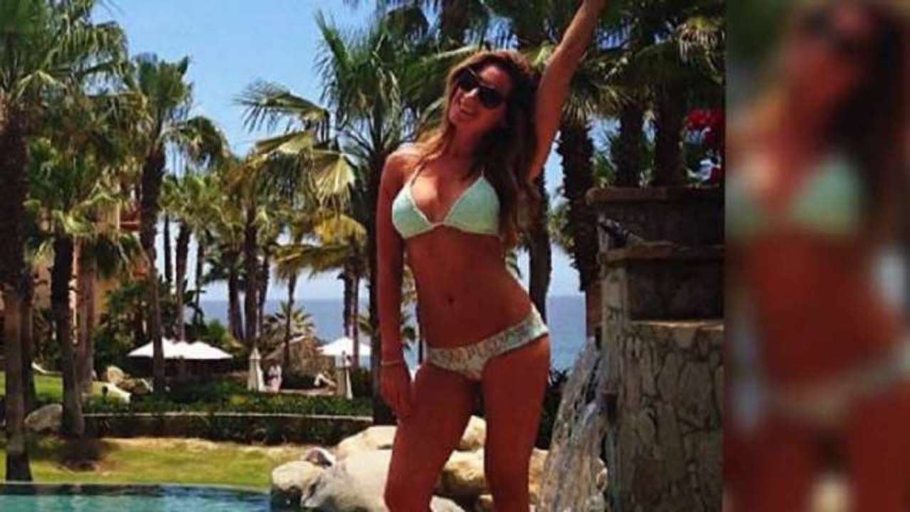 Ashley Tisdale Shows Off Amazing Body