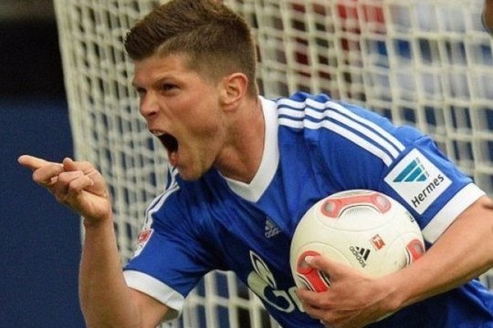Huntelaar : un triplé et une passe décisive pour Bastos !