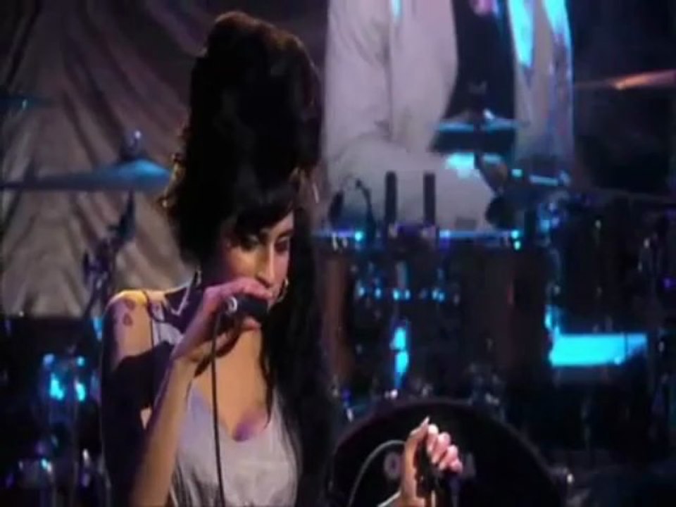AMY LIVE PERFORMANCE  "Some unholy war"