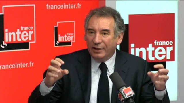 François BAYROU: Il y a trop de parlementaires en France