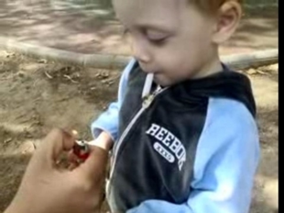 le plus jeunes des fumeurs connus