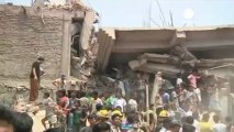 Bangladeş'te bina çöktü: En az 80 ölü