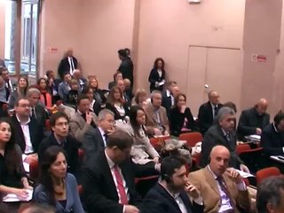 Télécharger la video: Napoli - Incontro alla Camera di Commercio con ambasciatore della Malesia (23.04.13)