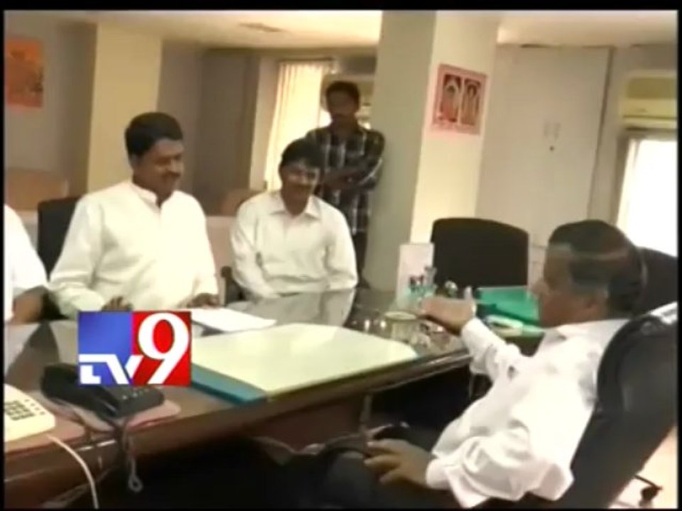 TDP MLA Keshav dharna against power cuts in villages