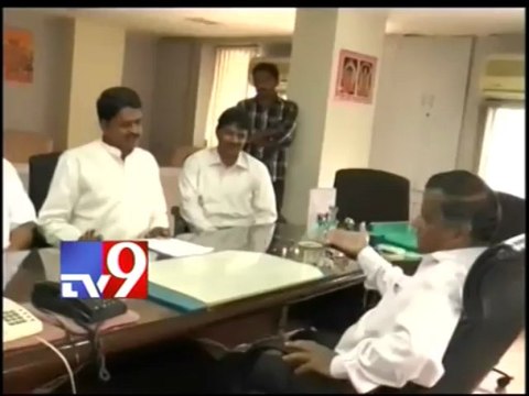 TDP MLA Keshav dharna against power cuts in villages