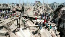 Prédio de 8 andares desaba em Bangladesh