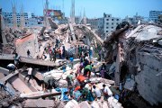 Un immeuble s'effondre à Dacca : au moins 82 morts