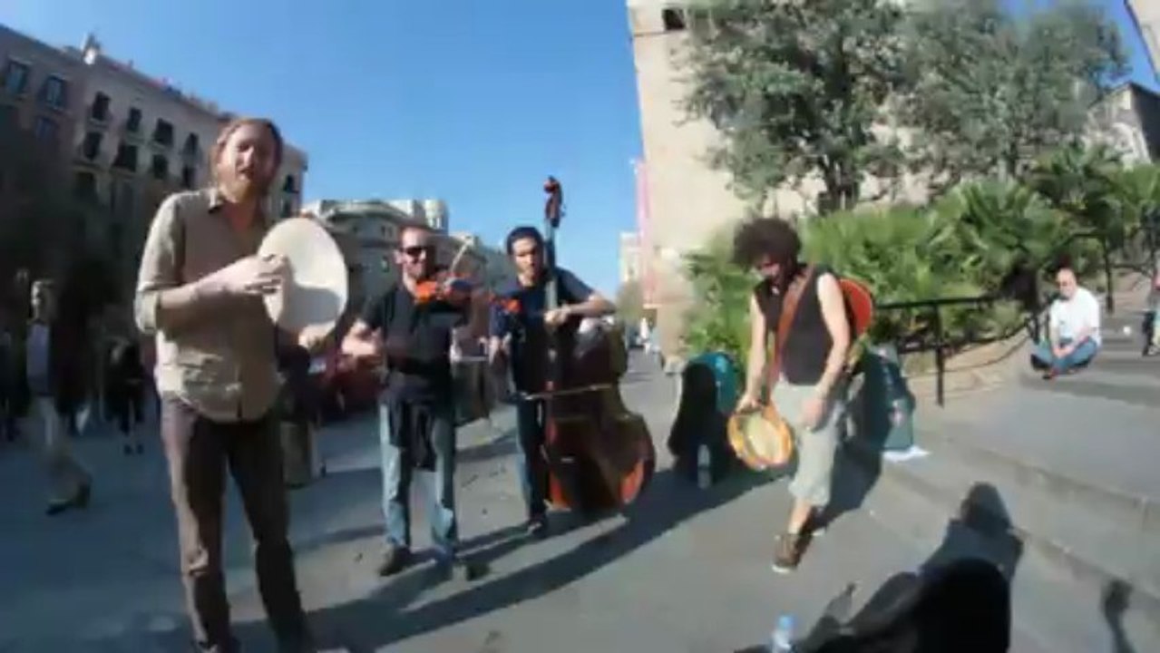 Groupe Questioni Meridionali  dans les rues de Barcelone