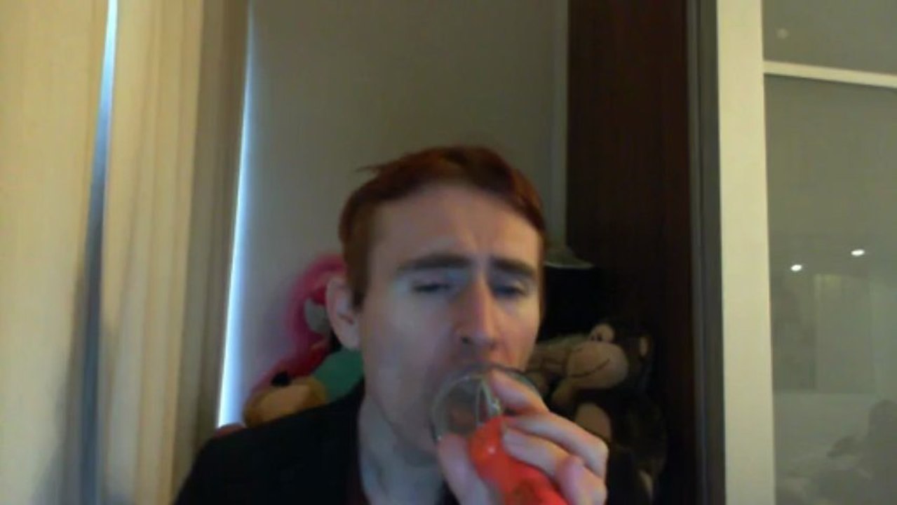 Wiwi égratigne "elle chante" de Thierry De Cara